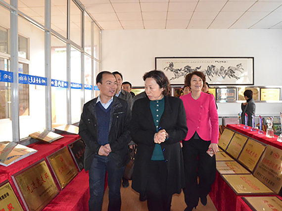 湖南省人大常委副主任、總工會(huì)主席劉蓮玉一行蒞臨“湘潭恒欣”參觀調(diào)研